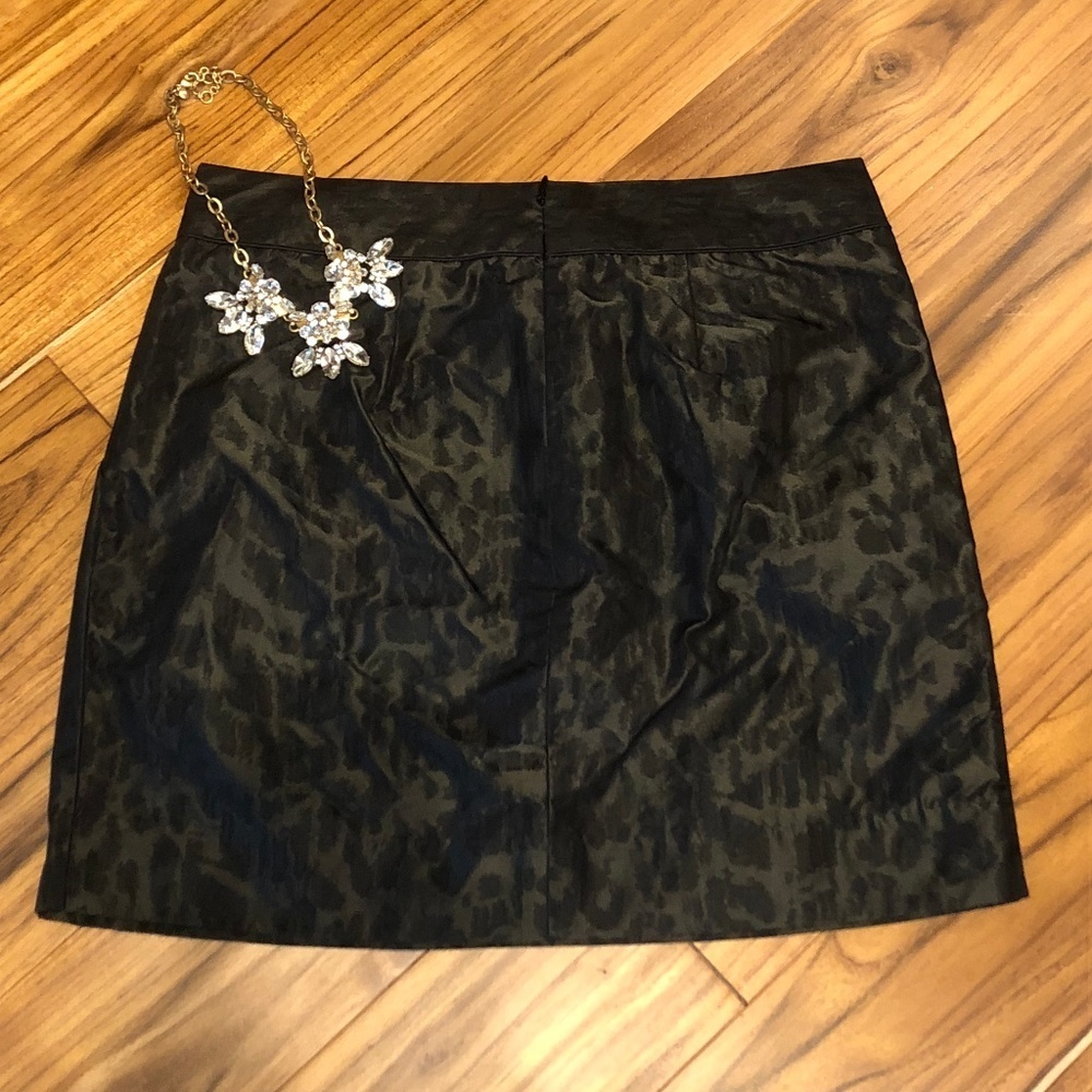⛱️GAP - Tone on Tone Black Leopard Print Mini Skirt - 2